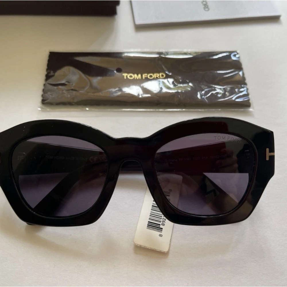 TOM FORD
Guilliana Acetate Geometric Sunglasses
Very good condition